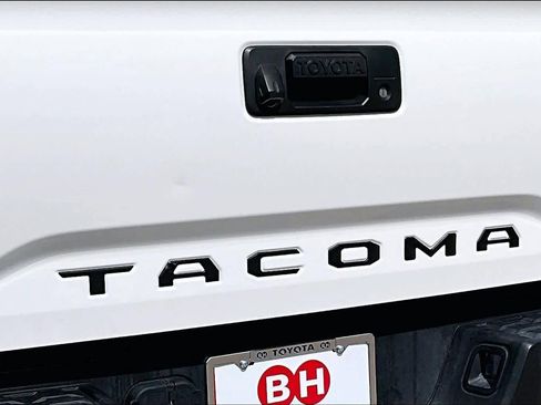 Used 2023 Toyota Tacoma SR AWD/4WD image 10