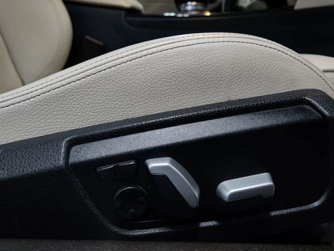 Used 2018 BMW 430i xDrive 430i xDrive Convertible 2D image 17