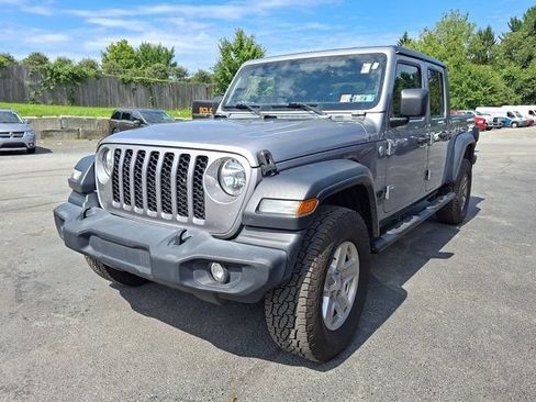 Used 2020 Jeep Gladiator Sport w/ Quick Order Package 24S AWD/4WD image 3