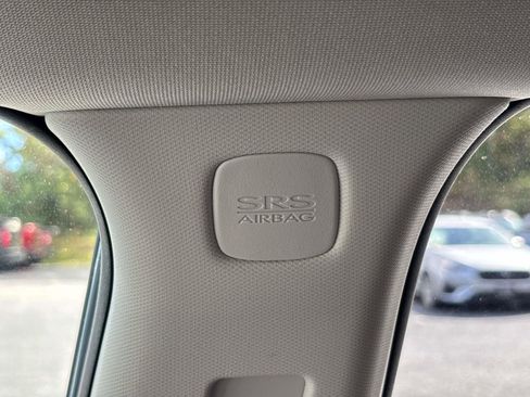 Used 2021 Subaru Crosstrek 2.0i Premium image 32