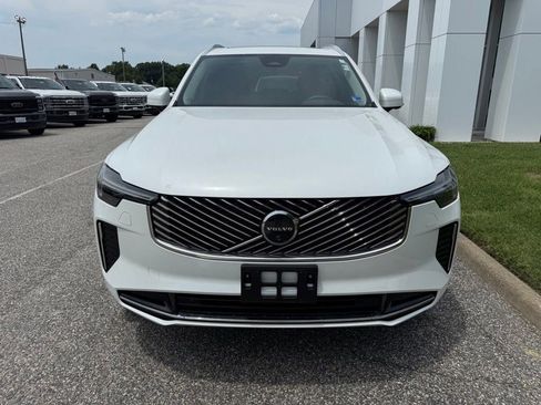 Used 2025 Volvo XC90 B5 Plus w/ Protection Package Premier AWD/4WD image 8