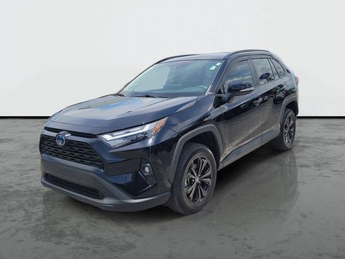 Used 2023 Toyota RAV4 XLE Premium AWD/4WD image 5
