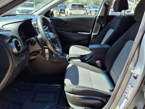 Used 2021 Hyundai Kona SE image 17