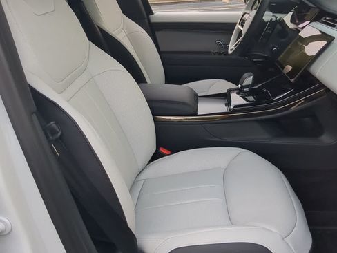 New 2026 Land Rover Range Rover Sport Dynamic SE AWD/4WD image 24