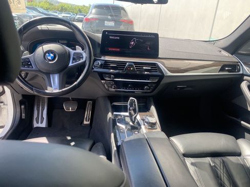 Used 2023 BMW M550i xDrive w/ Executive Package image 10