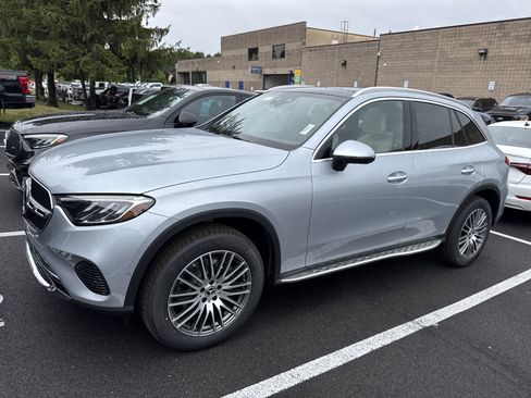 Used 2026 Mercedes-Benz GLC 300 GLC 300 image 3