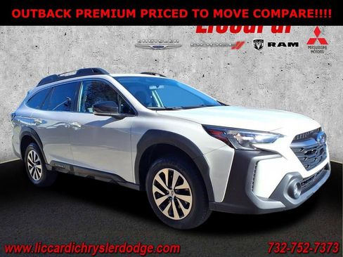 Used 2024 Subaru Outback Premium AWD/4WD image 1