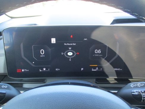 Used 2025 Kia Carnival SX Prestige FWD image 15