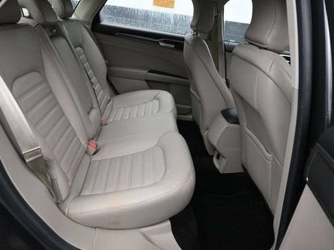 Certified 2017 Ford Fusion SE FWD image 7