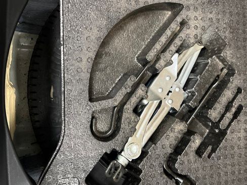 Used 2011 Honda Accord EX-L image 11