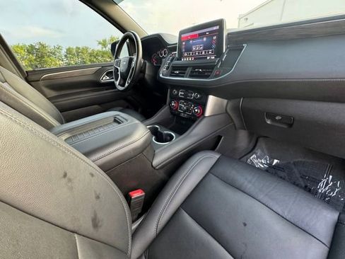 Used 2021 Chevrolet Tahoe LT w/ Luxury Package AWD/4WD image 32