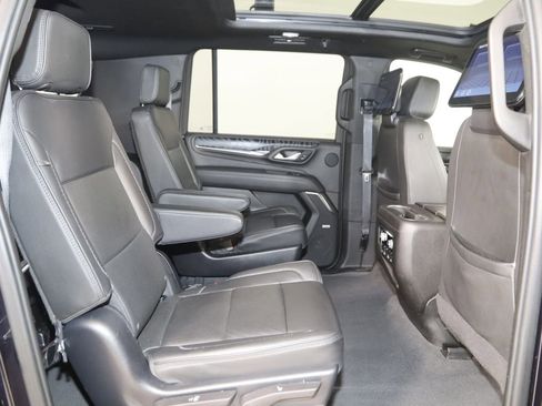 Used 2023 GMC Yukon XL Denali w/ Advanced Technology Package image 15