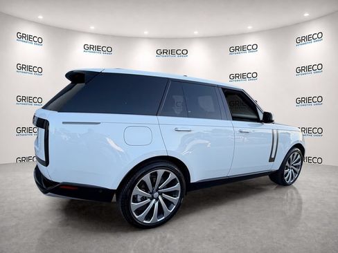 Used 2025 Land Rover Range Rover SE AWD/4WD image 6