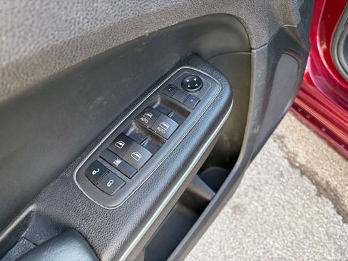 Used 2021 Chrysler 300 Touring L RWD image 17