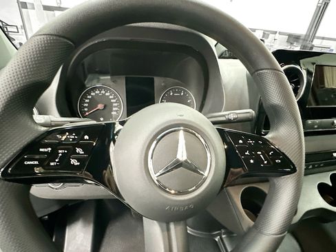 Used 2026 Mercedes-Benz Sprinter 2500 image 12
