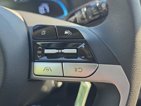 New 2026 Hyundai Elantra SE FWD image 25