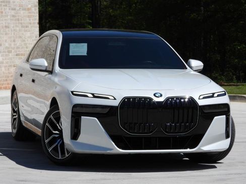 Used 2024 BMW 740i RWD image 19