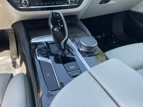 Used 2020 BMW 530i xDrive w/ Convenience Package image 20