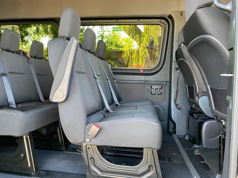 Used 2025 Mercedes-Benz Sprinter 2500 image 32