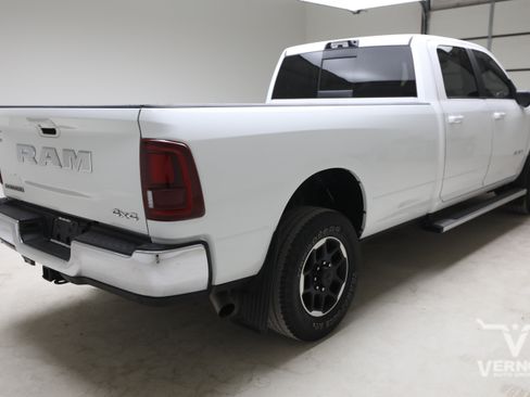 Used 2025 RAM 3500 Laramie AWD/4WD image 5