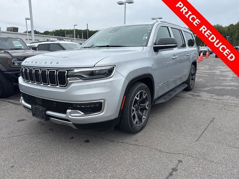 Used 2024 Jeep Wagoneer L Series III w/ Flexible Seating Group image 1