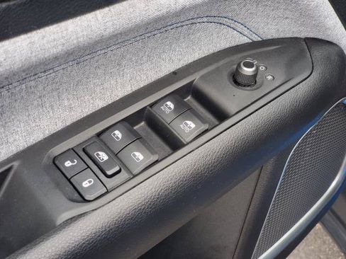 Used 2022 Jeep Compass Latitude AWD/4WD image 19