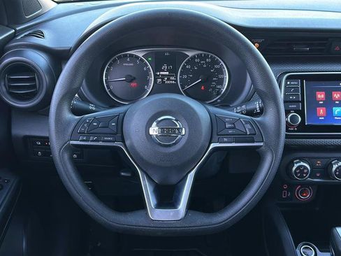 Used 2020 Nissan Kicks S FWD image 12
