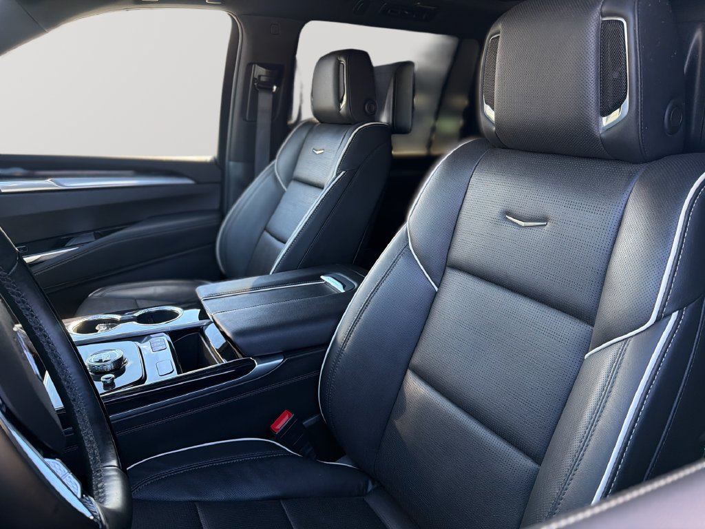 Certified 2026 Cadillac Escalade ESV Sport w/ Touring Package AWD/4WD image 13