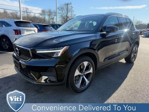 Certified 2025 Volvo XC40 B5 Core w/ Protection Package Premier image 4
