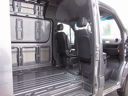 Used 2022 Mercedes-Benz Sprinter 144 Cargo image 18