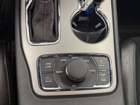 Certified 2017 Jeep Grand Cherokee Trailhawk AWD/4WD image 39