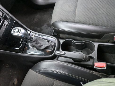 Used 2022 Buick Encore Preferred image 24