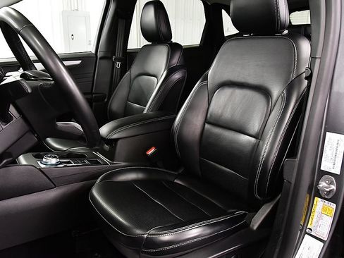 Used 2024 Ford Escape Platinum AWD/4WD image 29