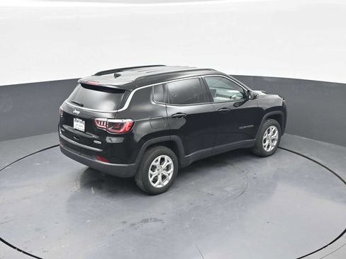 Used 2024 Jeep Compass Latitude AWD/4WD image 33