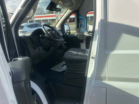 Used 2024 RAM ProMaster 3500 w/ Delivery Van Package FWD image 22