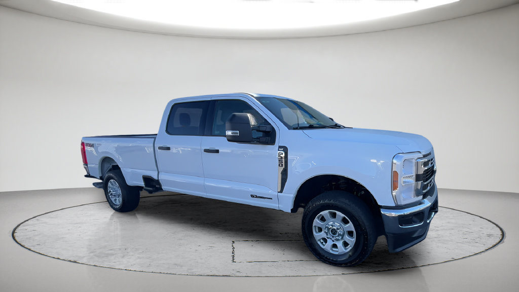 Used 2024 Ford F350 XLT w/ FX4 Off-Road Package AWD/4WD image 4