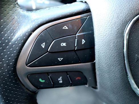 Used 2020 Dodge Charger SXT w/ Blacktop Package image 20