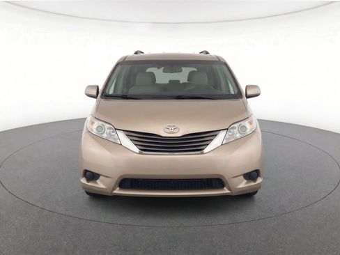 Used 2014 Toyota Sienna LE FWD image 7