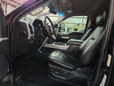 Used 2018 Ford F250 Lariat w/ Lariat Value Package AWD/4WD image 6