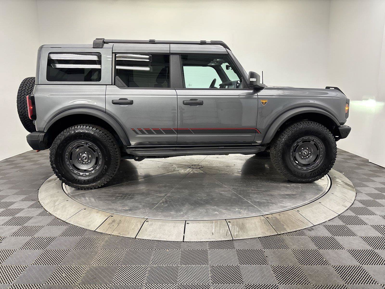 Used 2025 Ford Bronco Badlands AWD/4WD image 17