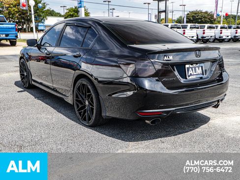 Used 2017 Honda Accord Sport image 8