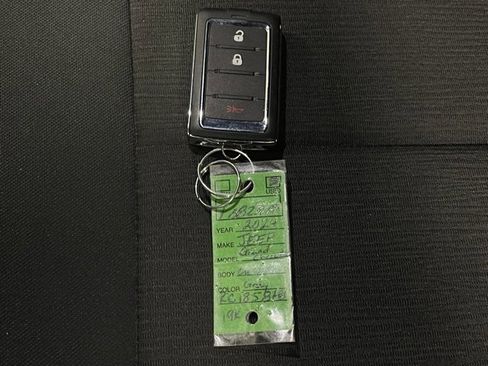 Used 2024 Jeep Grand Cherokee Laredo X w/ Trailer Tow Package image 29