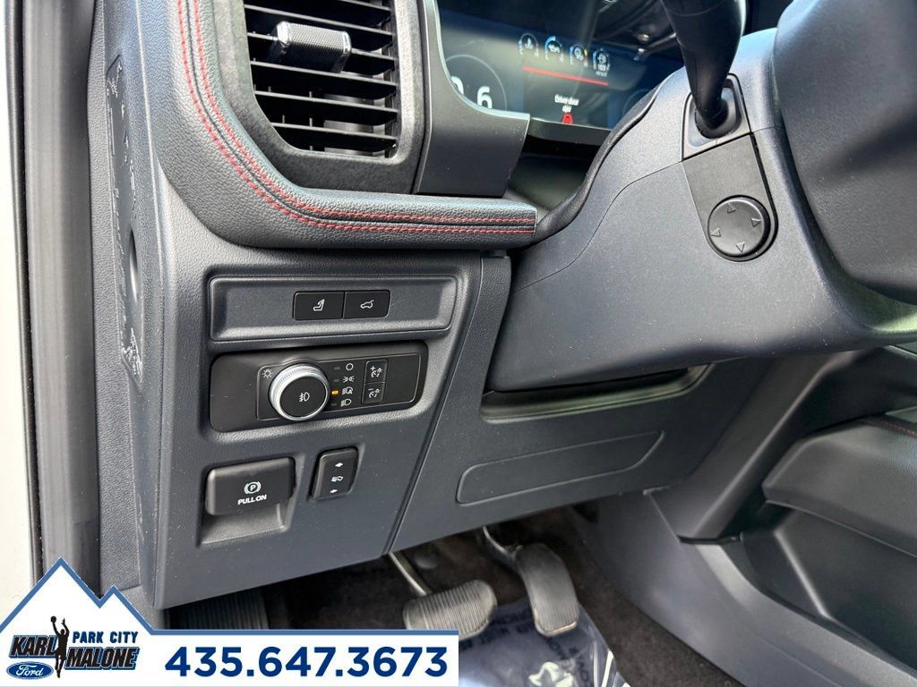 Used 2022 Ford Expedition Max Limited AWD/4WD image 16