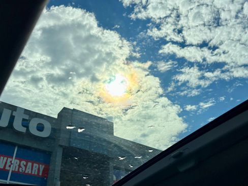 Used 2021 GMC Acadia SLT image 25