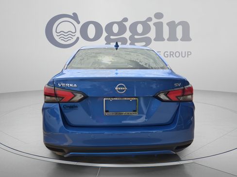 Used 2024 Nissan Versa SV FWD image 4