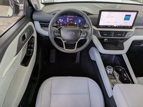 Certified 2026 Ford Explorer Platinum w/ LUX Leather Package image 14