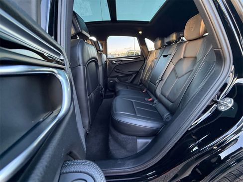 Used 2022 Porsche Macan image 27