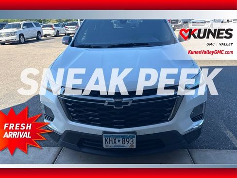 Used 2023 Chevrolet Traverse Premier w/ Redline Edition AWD/4WD image 2