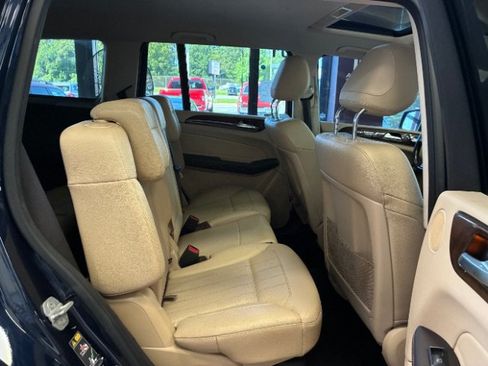 Used 2017 Mercedes-Benz GLS 450 4MATIC image 35