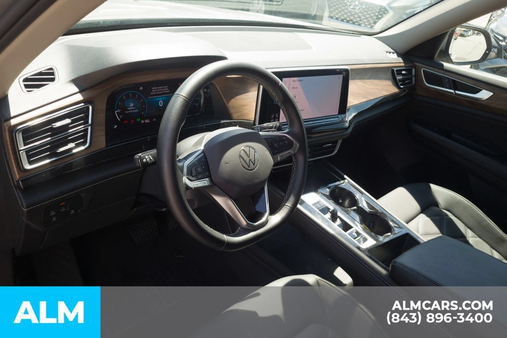 Used 2025 Volkswagen Atlas SE FWD image 5